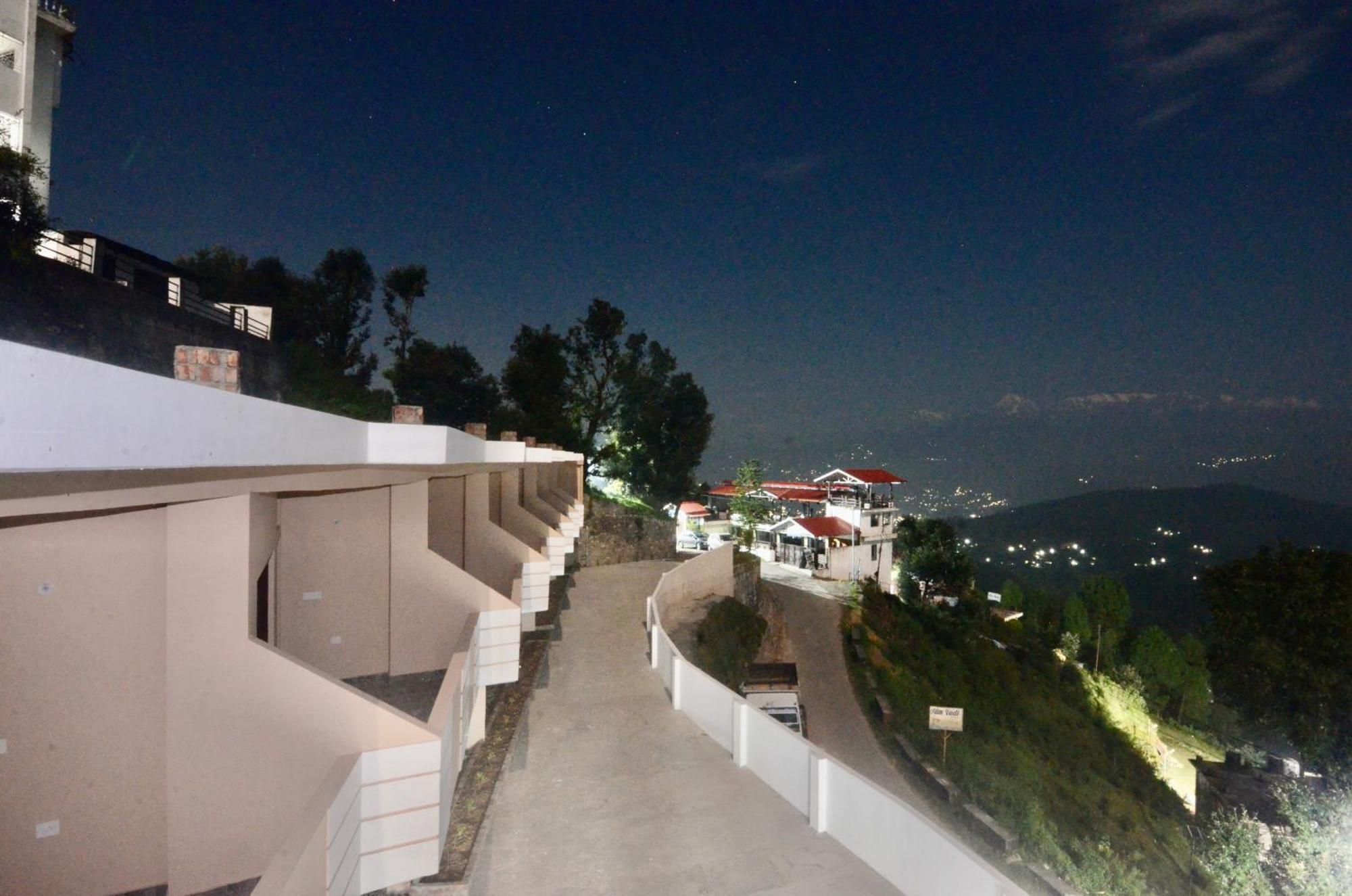 Uttarakhand Resort كاوساني المظهر الخارجي الصورة