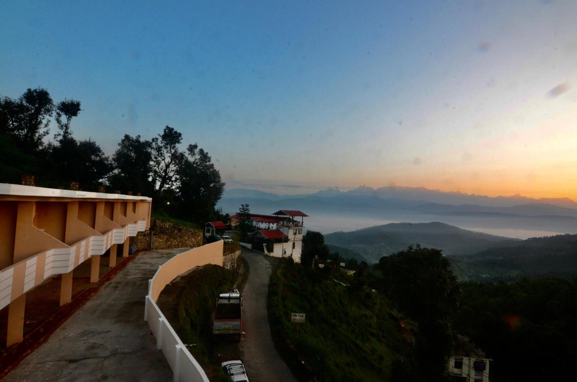 Uttarakhand Resort كاوساني المظهر الخارجي الصورة